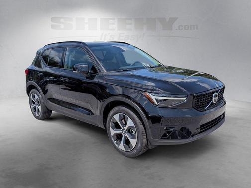 Onyx Black 2026 Volvo XC40 B5 Plus