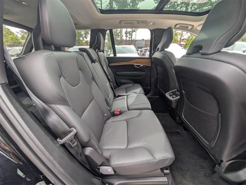2025 Volvo XC90 B6 Plus 7-Seater