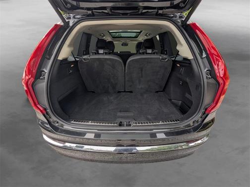 2025 Volvo XC90 B6 Plus 7-Seater