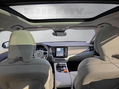 2025 Volvo S90 B6 Plus