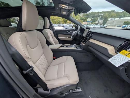 2026 Volvo XC60 B5 Plus