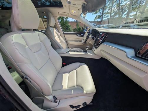 2018 Volvo XC60 T5 Momentum