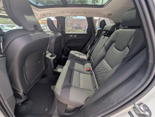 Crystal White 2026 Volvo XC60 Plug-In Hybrid T8 Plus