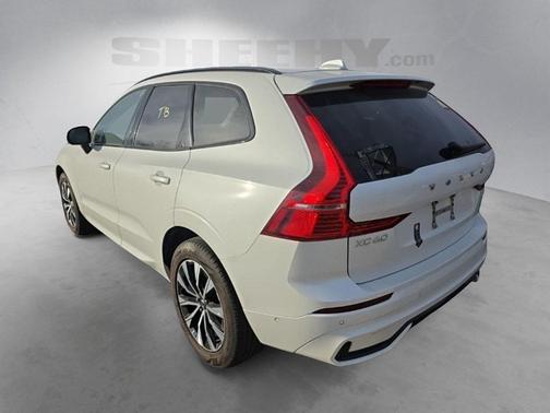 2025 Volvo XC60 B5 Plus