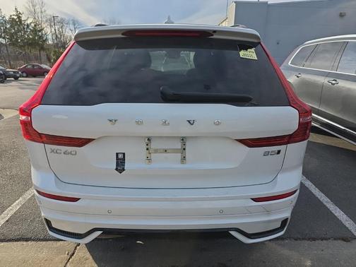 2025 Volvo XC60 B5 Plus