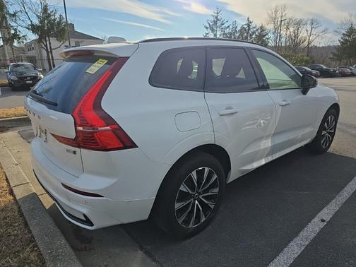 2025 Volvo XC60 B5 Plus