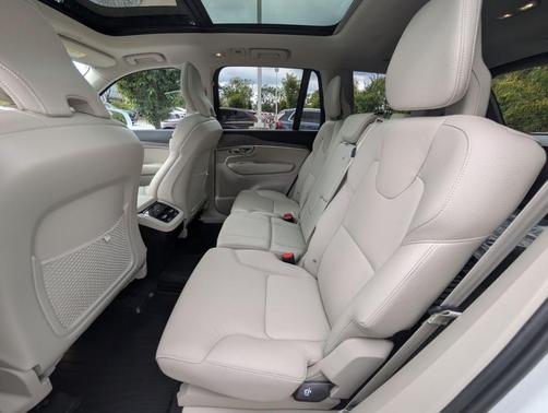 Crystal White Metallic 2024 Volvo XC90 B6 Plus Bright Theme 7-Seater