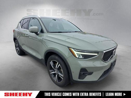 Sage Green Metallic 2023 Volvo XC40 B5 Plus Bright Theme