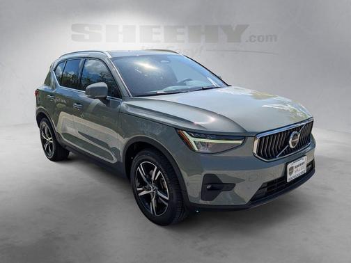Sage Green Metallic 2023 Volvo XC40 B5 Plus Bright Theme