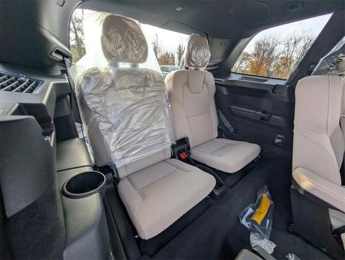 2026 Volvo XC90 B6 Plus 6-Seater