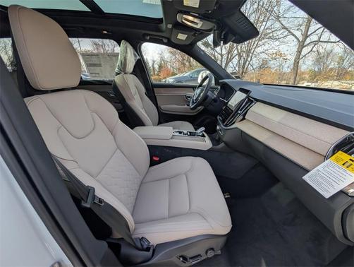 2026 Volvo XC90 B6 Plus 6-Seater