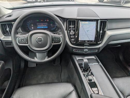 2023 Volvo XC60 Recharge Plug-In Hybrid T8 Core Bright Theme