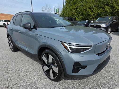 Gray Metallic 2023 Volvo XC40 Recharge Pure Electric Twin Ultimate