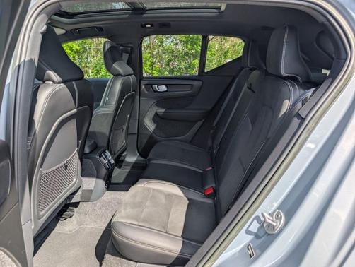 Gray Metallic 2023 Volvo XC40 Recharge Pure Electric Twin Ultimate