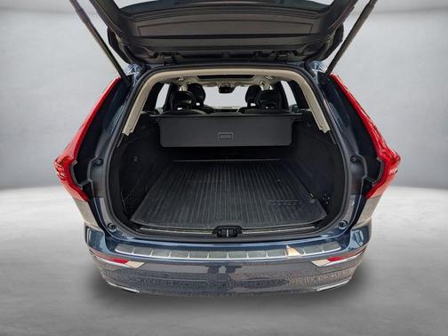 2018 Volvo XC60 Recharge Plug-In Hybrid T8 Inscription