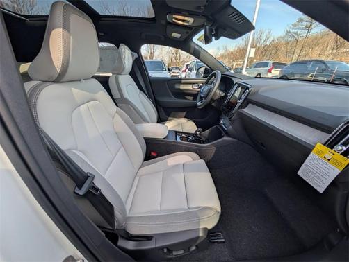 2026 Volvo EX40 Single Motor Extended Range Plus