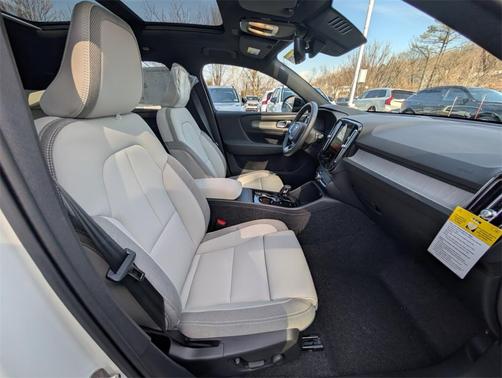 2026 Volvo EX40 Single Motor Extended Range Plus