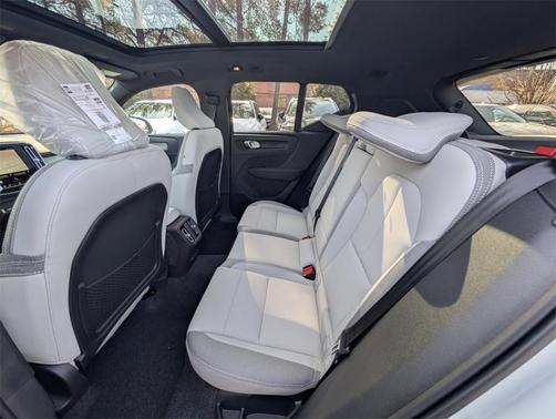 2026 Volvo EX40 Single Motor Extended Range Plus