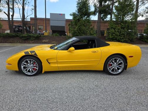 Millennium Yellow 2002 Chevrolet Corvette Base