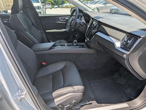 2025 Volvo S60 B5 Core