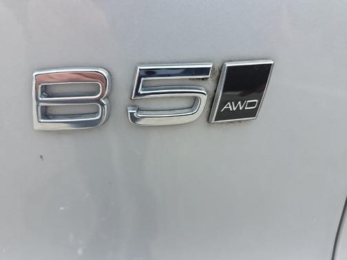 2023 Volvo XC40 B5 Plus Dark Theme