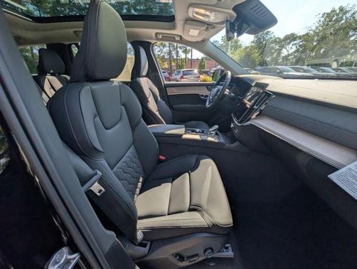 Onyx Black Metallic 2026 Volvo XC90 B6 Plus 7-Seater