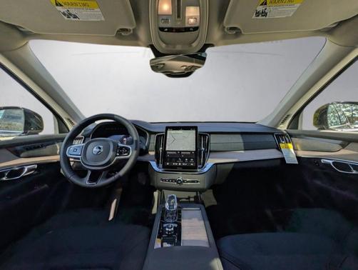 Onyx Black Metallic 2026 Volvo XC90 B6 Plus 7-Seater