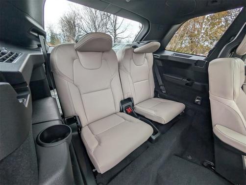 2026 Volvo XC90 B6 Ultra 6-Seater