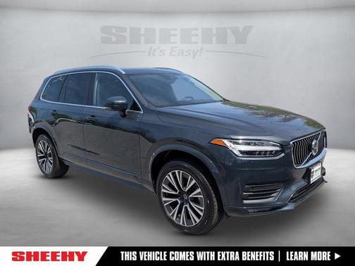 2022 Volvo XC90 T6 Momentum 7 Passenger