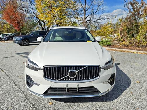2023 Volvo XC60 Recharge Plug-In Hybrid T8 Ultimate Bright Theme
