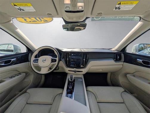 2023 Volvo XC60 Recharge Plug-In Hybrid T8 Ultimate Bright Theme