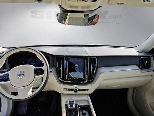2023 Volvo XC60 Recharge Plug-In Hybrid T8 Ultimate Bright Theme