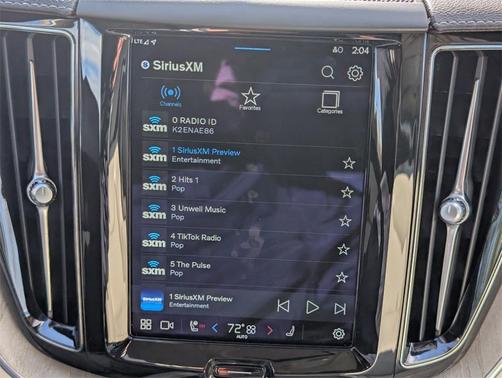 2023 Volvo XC60 Recharge Plug-In Hybrid T8 Ultimate Bright Theme