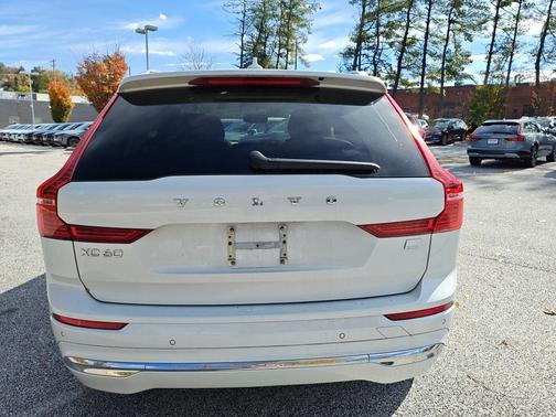 2023 Volvo XC60 Recharge Plug-In Hybrid T8 Ultimate Bright Theme