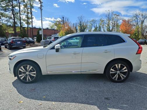 2023 Volvo XC60 Recharge Plug-In Hybrid T8 Ultimate Bright Theme