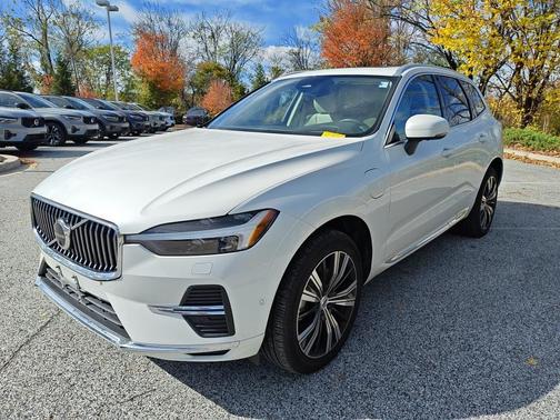 2023 Volvo XC60 Recharge Plug-In Hybrid T8 Ultimate Bright Theme