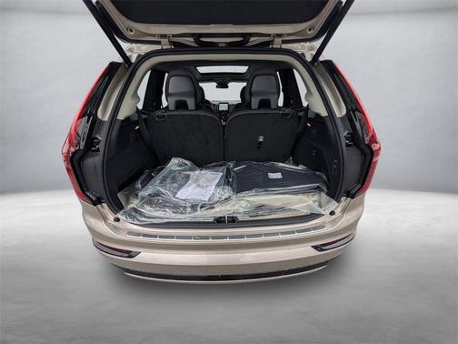 2026 Volvo XC90 B6 Ultra Dark Theme 6-Seater