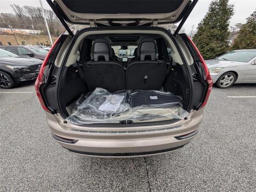 2026 Volvo XC90 B6 Ultra Dark Theme 6-Seater