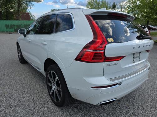 Crystal White 2021 Volvo XC60 T5 Inscription