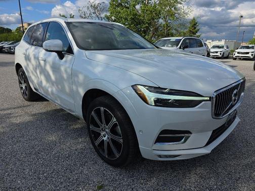 Crystal White 2021 Volvo XC60 T5 Inscription