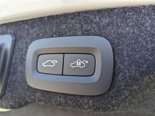 2024 Volvo S90 Recharge Plug-In Hybrid T8 Ultimate