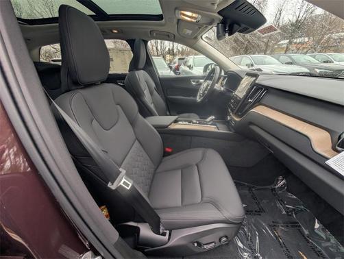 2026 Volvo XC60 B5 Core