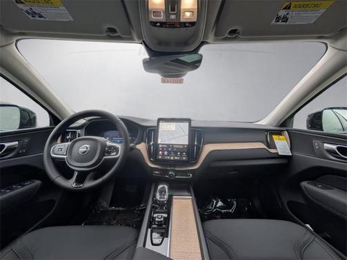 2026 Volvo XC60 B5 Core