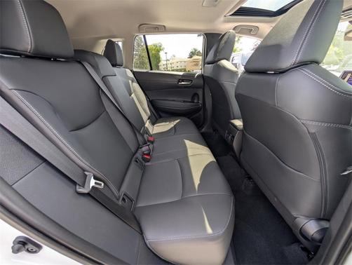2025 Toyota Corolla Cross XLE