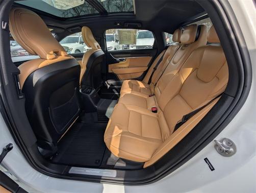 2024 Volvo S90 Recharge Plug-In Hybrid T8 Ultimate