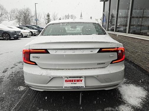 2024 Volvo S90 Recharge Plug-In Hybrid T8 Ultimate