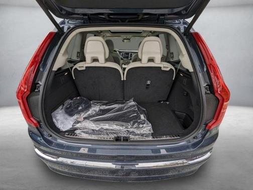 2025 Volvo XC90 Plug-In Hybrid T8 Plus 6-Seater