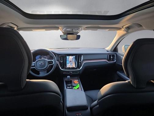 2025 Volvo V60 Cross Country B5 Plus