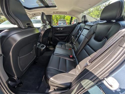 2024 Volvo S60 B5 Core Dark Theme