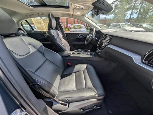 2024 Volvo S60 B5 Core Dark Theme
